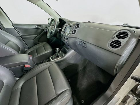 Used 2016 Volkswagen Tiguan SE AWD/4WD image 46
