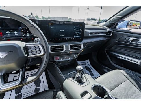 Used 2025 Ford Mustang GT Premium RWD image 15