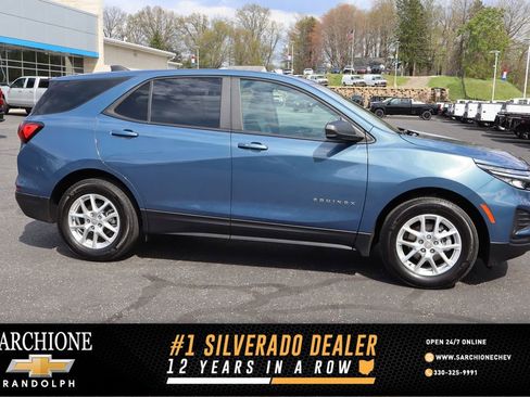 Used 2024 Chevrolet Equinox LS w/ LS Convenience Package FWD image 1