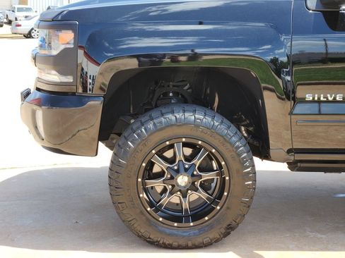 Used 2017 Chevrolet Silverado 1500 LT w/ All Star Edition AWD/4WD image 10