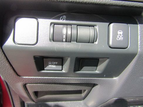 Used 2016 Subaru Crosstrek 2.0i Limited image 20