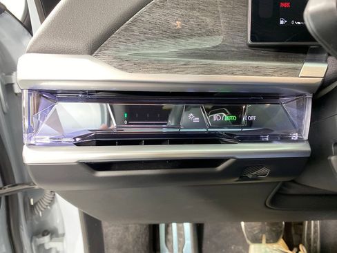 Used 2024 BMW 760i xDrive image 13