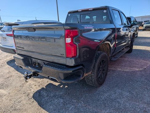 Used 2021 Chevrolet Silverado 1500 LT Trail Boss w/ Convenience Package II image 3