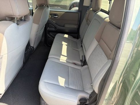 Used 2023 Nissan Frontier SV w/ SV Convenience Package AWD/4WD image 6