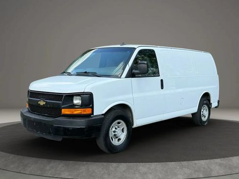 Used 2016 Chevrolet Express 2500 RWD image 1