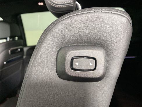 Used 2025 BMW X7 M60i w/ Climate Comfort Package AWD/4WD image 24