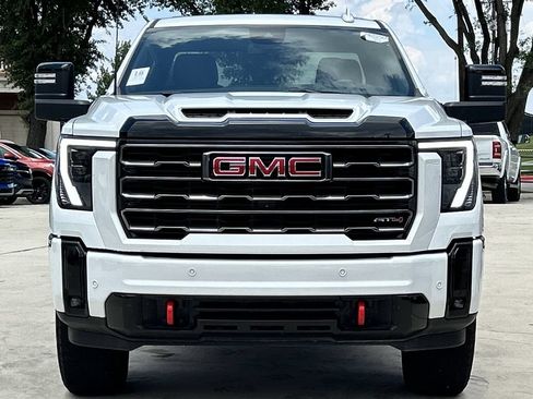 Used 2025 GMC Sierra 2500 AT4 AWD/4WD image 8