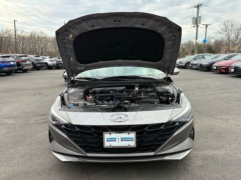 Used 2023 Hyundai Elantra SEL w/ Convenience Package image 9