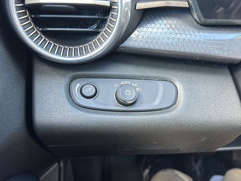 Used 2024 Chevrolet Trax ACTIV w/ Driver Confidence Package image 27