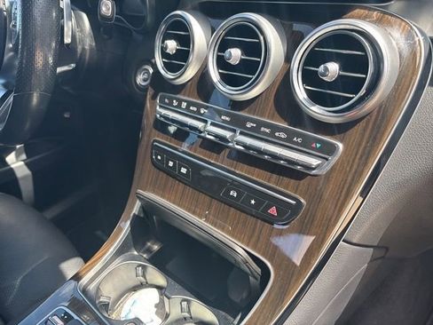 Used 2022 Mercedes-Benz GLC 300 image 28