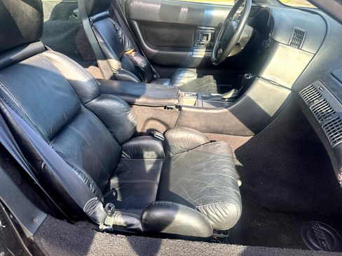 Used 1990 Chevrolet Corvette 2dr Coupe Hatchback image 22