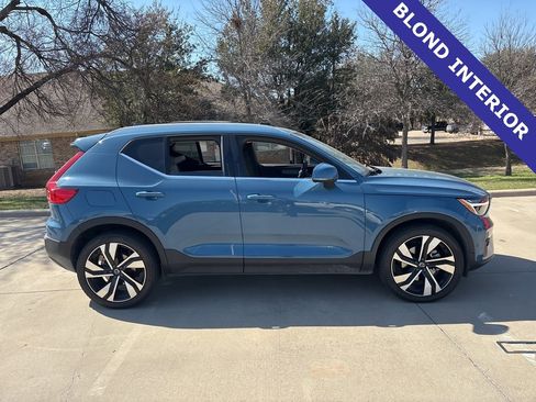 Certified 2023 Volvo XC40 B5 Plus w/ Driver Assist Package image 4