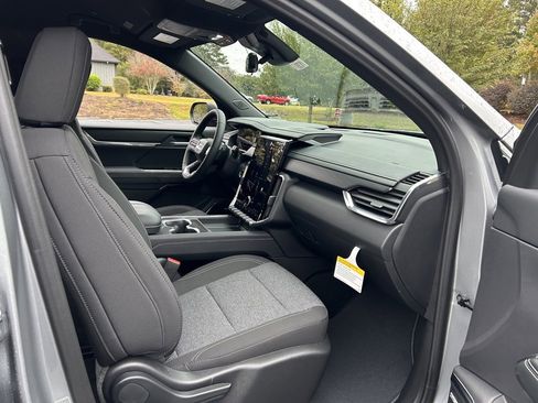 New 2026 GMC Acadia Elevation image 43