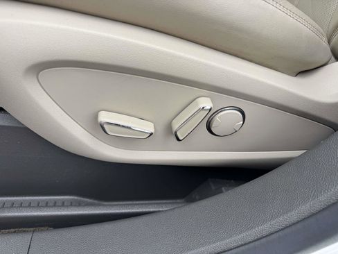 Used 2016 Lincoln MKX Reserve w/ Climate Package image 14