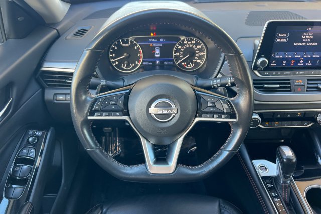 Used 2025 Nissan Altima 2.5 SR FWD image 17