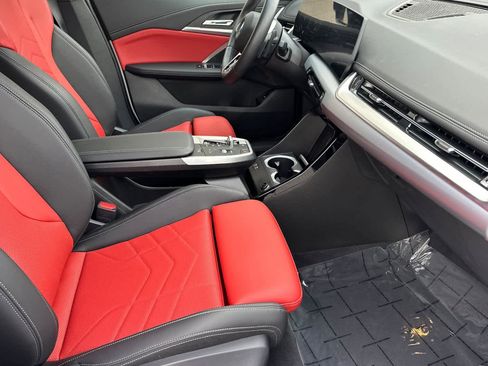 Used 2025 BMW X1 xDrive28i w/ M Sport Package image 17