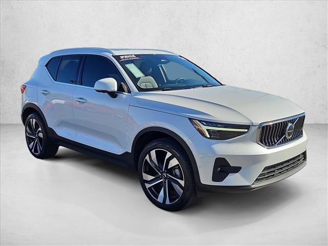 Used 2025 Volvo XC40 B5 Ultra w/ Climate Package AWD/4WD image 3