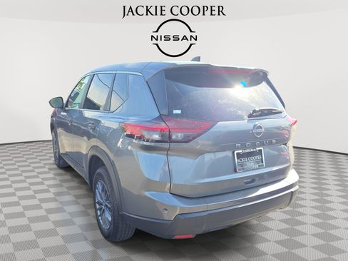 Used 2024 Nissan Rogue S FWD image 7