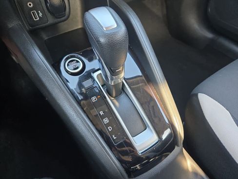 Used 2021 Nissan Versa SV image 28