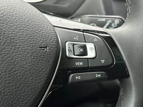 Used 2020 Volkswagen Tiguan SE image 29