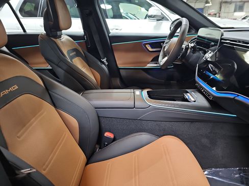 New 2026 Mercedes-Benz E 53 AMG e 4MATIC Sedan image 10