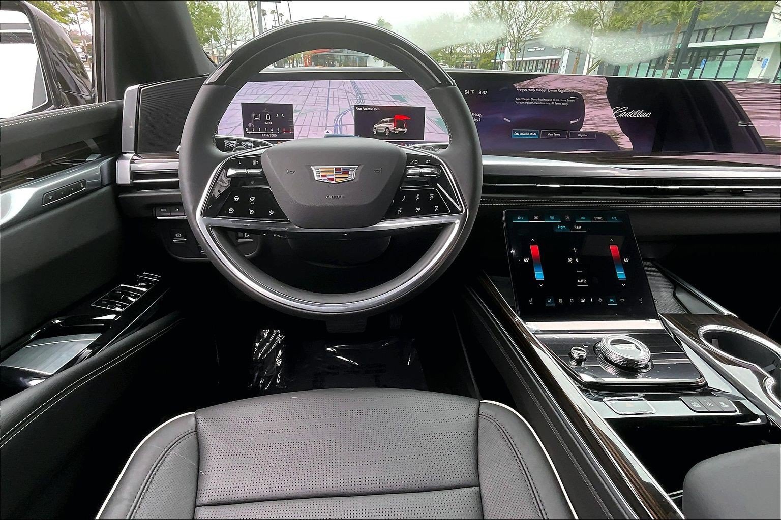 New 2026 Cadillac Escalade Luxury w/ LPO, Floor Liner Package AWD/4WD image 20