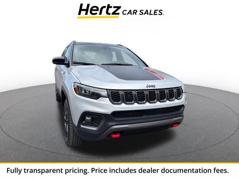 Used 2025 Jeep Compass Trailhawk AWD/4WD image 1
