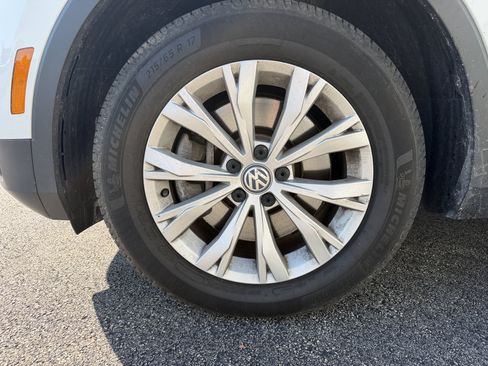 Used 2020 Volkswagen Tiguan S w/ 3rd Row Seat Package AWD/4WD image 10