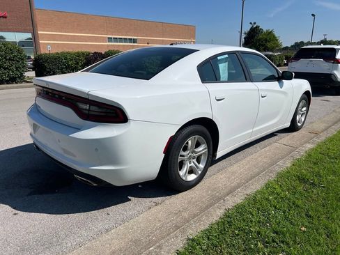 Used 2019 Dodge Charger SXT RWD image 3