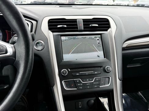 Used 2018 Ford Fusion SE w/ Equipment Group 602A FWD image 37
