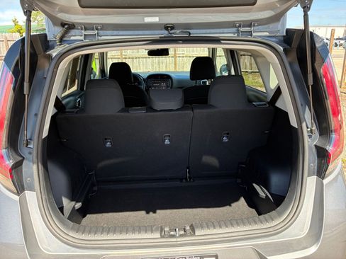 Used 2025 Kia Soul LX w/ LX Technology Package FWD image 24
