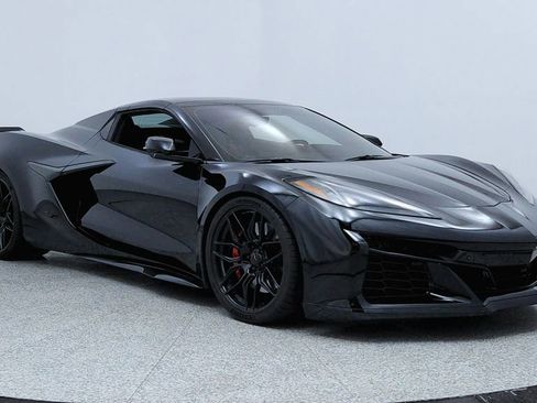 Used 2023 Chevrolet Corvette Z06 image 7