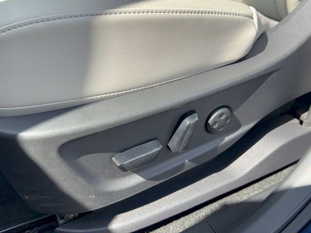 Used 2024 Nissan Ariya FWD image 14