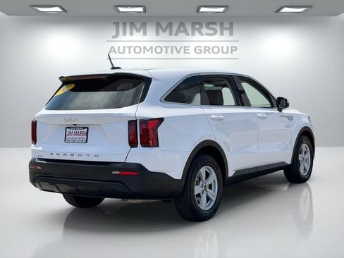 Used 2022 Kia Sorento LX FWD image 7