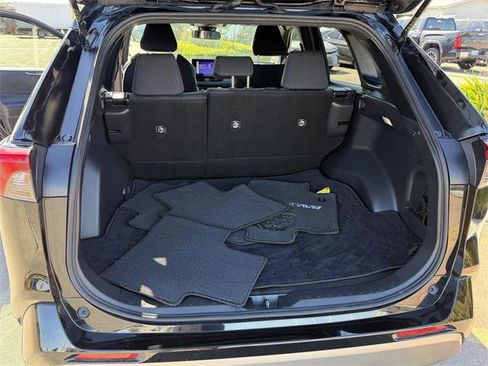 Certified 2023 Toyota RAV4 SE image 23