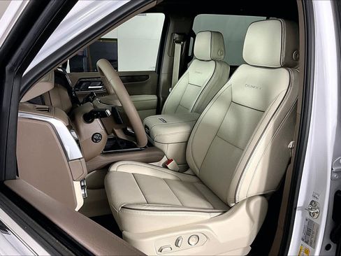 Used 2026 GMC Yukon XL Denali w/ Sun & Power Step Package image 16