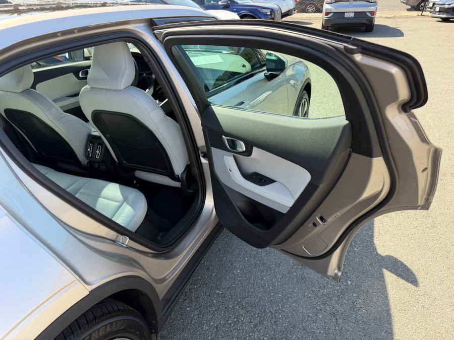 Used 2024 Polestar Polestar 2 RWD image 36