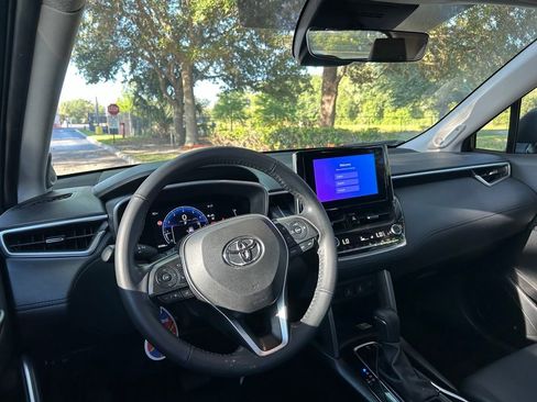 Certified 2023 Toyota Corolla Cross XLE w/ Convenience Package FWD image 13