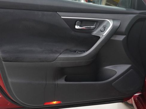 Used 2015 Nissan Altima 2.5 SV FWD image 17
