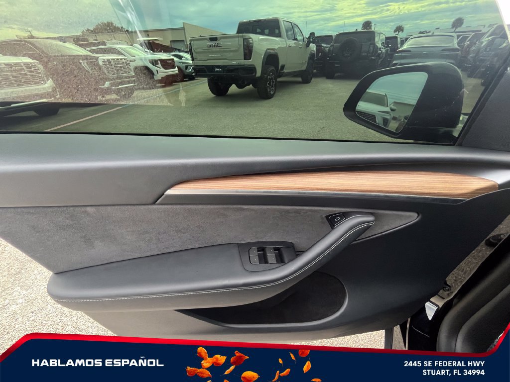 Used 2024 Tesla Model Y Long Range RWD image 23