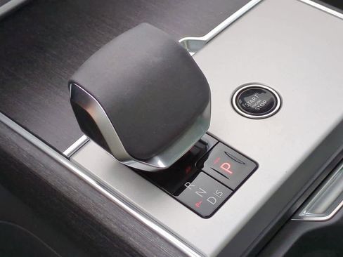 New 2025 Land Rover Range Rover SE image 33