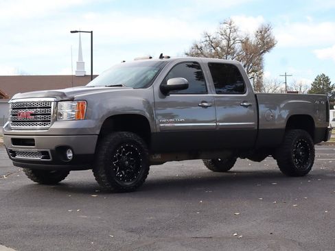 Used 2014 GMC Sierra 2500 Denali image 11