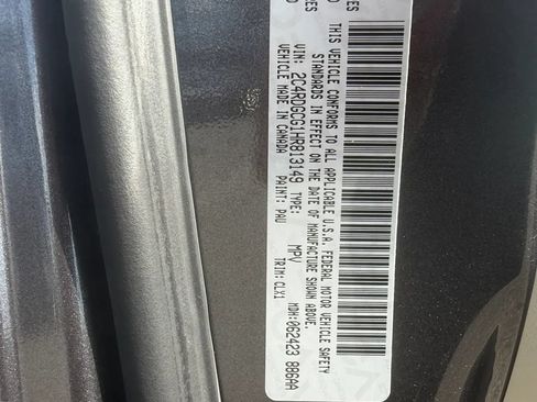 Used 2017 Dodge Grand Caravan SXT FWD image 32