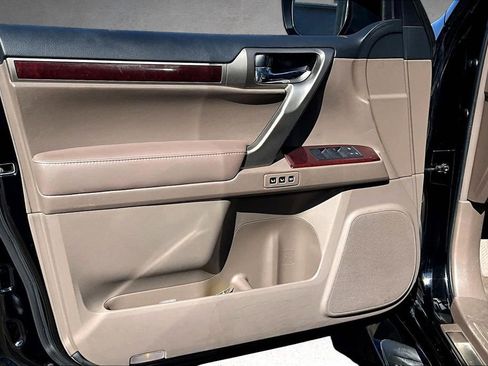 Used 2016 Lexus GX 460 w/ Premium Package image 24