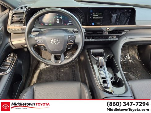 Certified 2025 Toyota Crown Signia AWD/4WD image 31