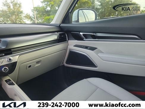 Certified 2025 Kia Telluride S FWD image 20
