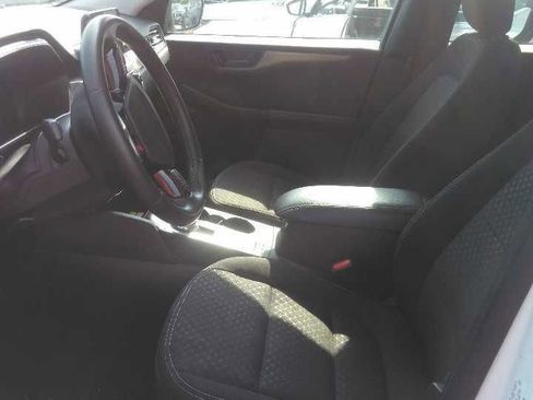 Used 2024 Ford Escape Active AWD/4WD image 4