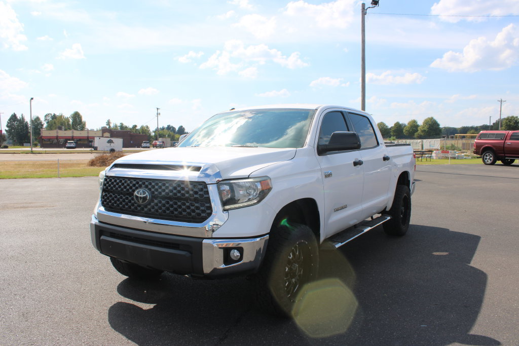 Used 2019 Toyota Tundra SR5 w/ SR5 Upgrade Package AWD/4WD image 4
