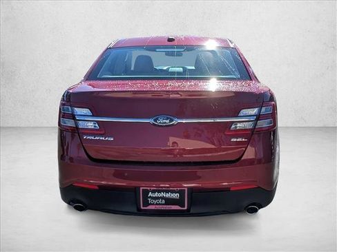 Used 2018 Ford Taurus SEL image 6