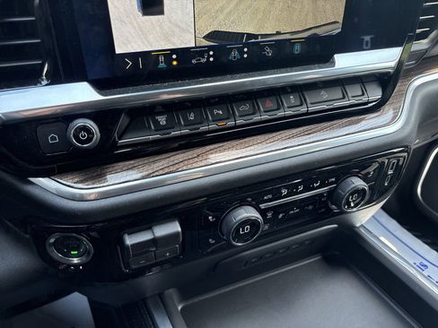 Used 2025 Chevrolet Silverado 2500 LT w/ Trail Boss Package AWD/4WD image 21